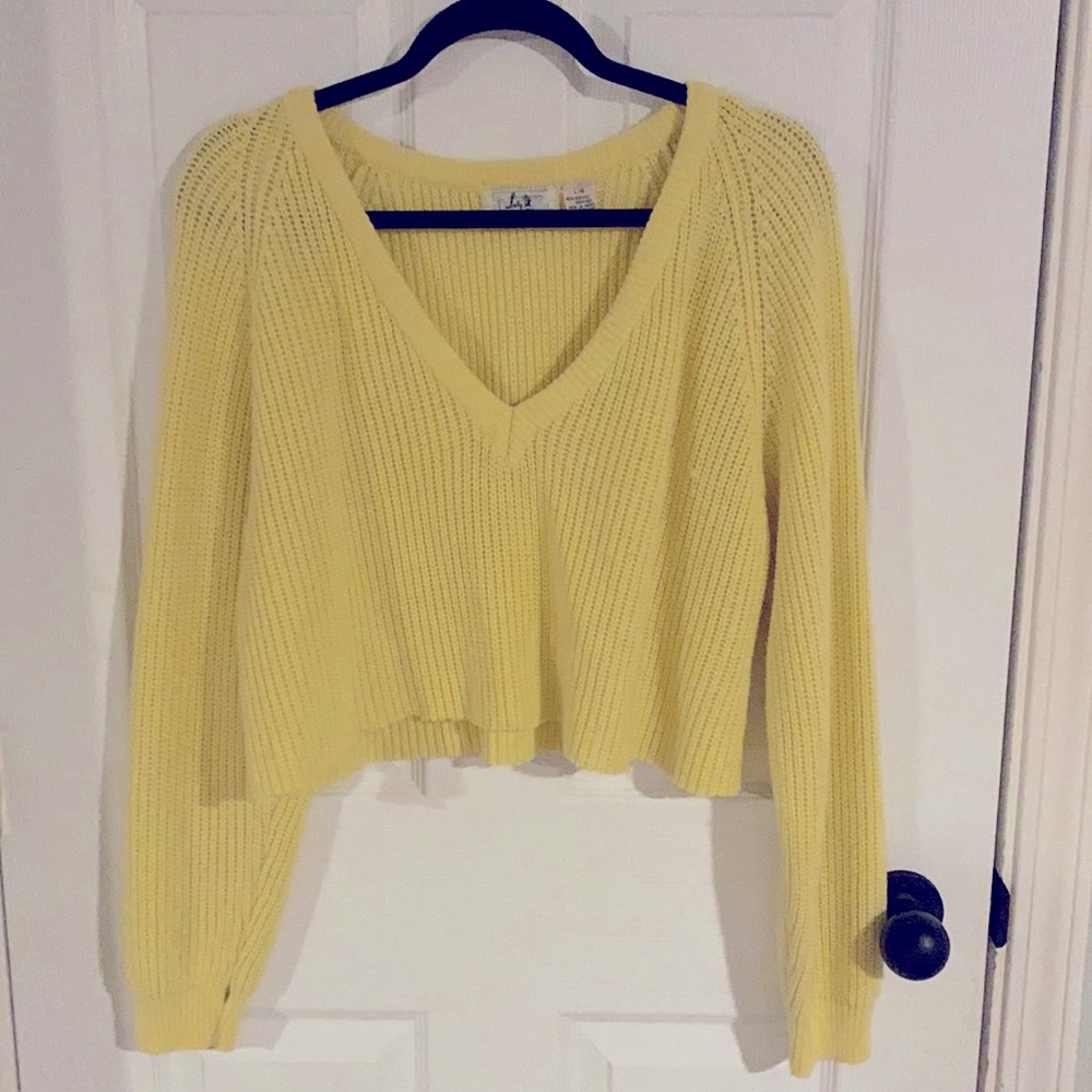 Vintage yellow cropped knit sweater